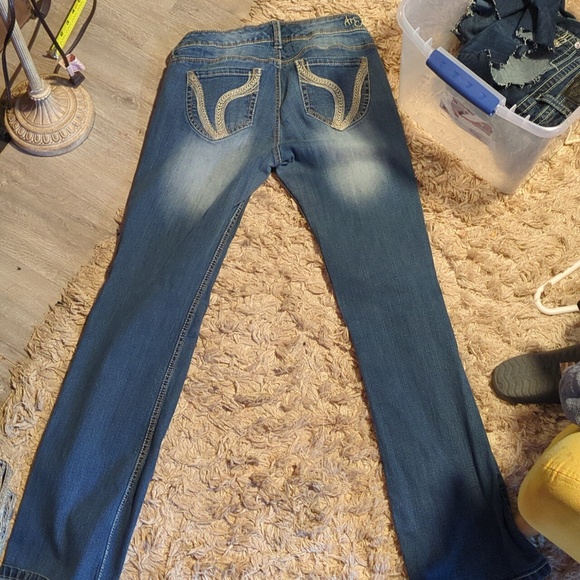 Jeans - Picture 2 of 4